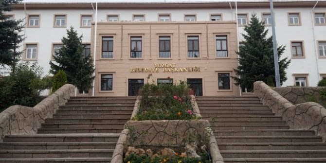 Yozgat Belediyesinde Mülkiye müfettişleri ve Sayıştay denetçilerince inceleme yapıldı. 7 personel, 'zimmet' suçu iddiasıyla gözaltına alındı 1 Yozgat Belediyesi